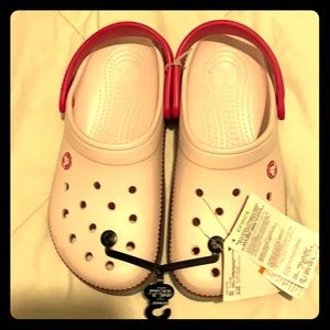 Crocs size w6